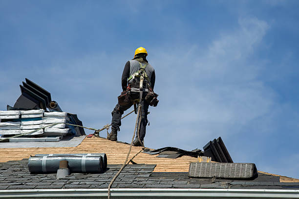 Professional Roofing technician working in Middlebury, CT